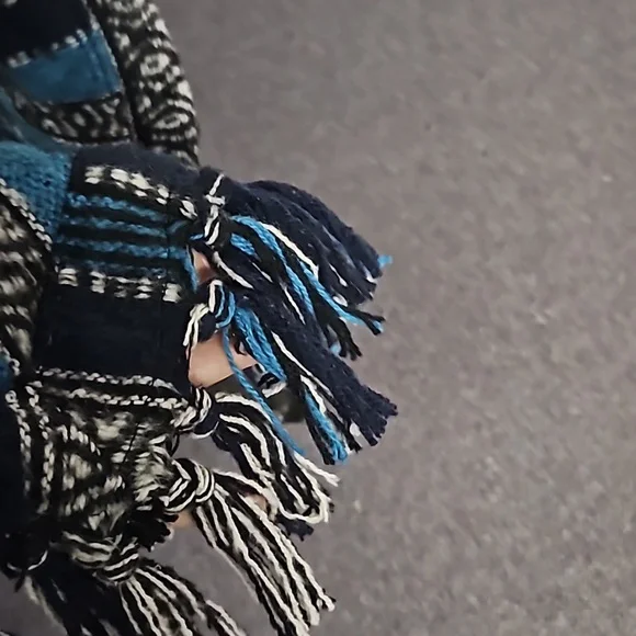 Heavy weight winter shall. OSFM. - Picture 4 of 4